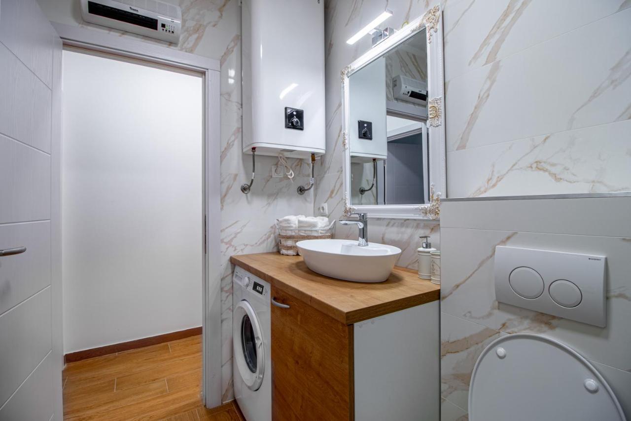 Apartments Euphoria East 里耶卡 外观 照片